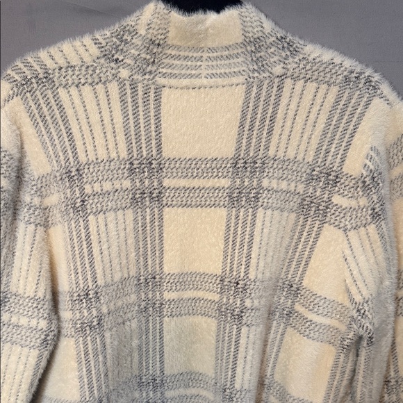 Cyrus Plaid Fuzzy Open Front Cardigan Sweater XL Gray Cream - Picture 8 of 9